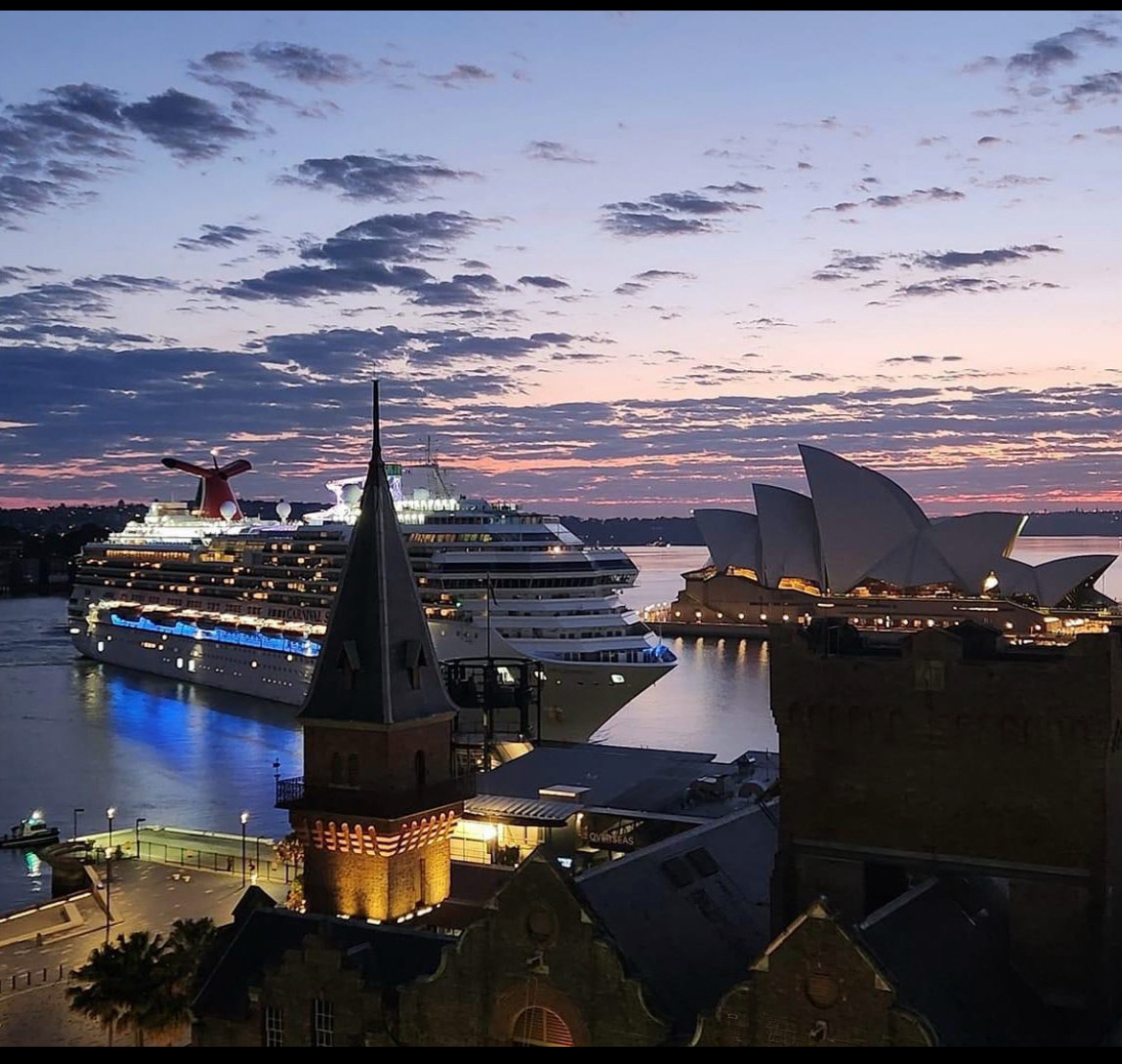 cruise in australia pic
